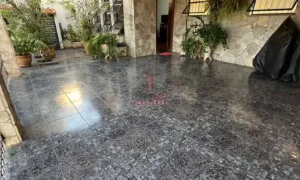 Casa linda e grande a venda com 3 quartos, 2 banheiros e suite com banheira