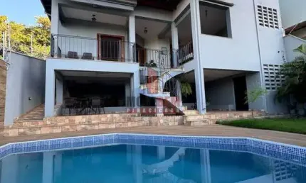Casa com vista para o Parque da Rua do Porto - 4 suítes - gourmet e piscina