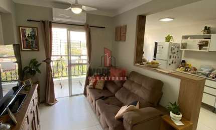 Excelente apartamento com varanda, suíte e ar condicionado