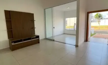 Casa térrea - 3 dorms, suite, espaço gourmet, repleta de armários.