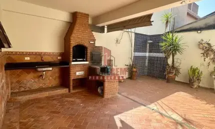 Sobrado com 3 dorms, espaço gourmet e ar-condicionado /Jardim Castor/ R$ 440 mil