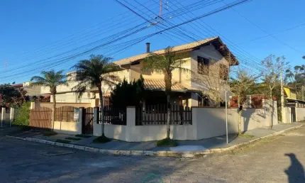 Sobrado 3 dormitórios 1suíte - centro - balneário piçarras