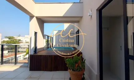 Sofisticato: Cobertura Duplex de 3 Quartos no Recreio dos Bandeirantes-RJ com Piscina e Churrasqueira