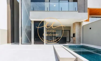 Bio-Casa triplex à venda no Recreio dos Bandeirantes, Rio de Janeiro-RJ: 5 quartos, 5 suítes, piscina e área gourmet.