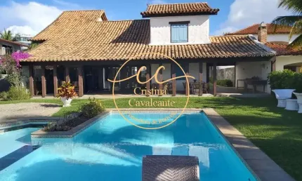 Casa de luxo em São Bento, Cabo Frio-RJ: 9 suítes, 800 m², 4 vagas, piscina, jacuzzi com vista para o canal.