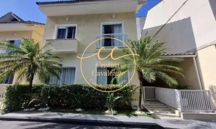 Freguesia-Casa triplex à venda: 3 suítes, 194 m², 2 vagas, em condomínio no Rio de Janeiro-RJ. Venha conferir!