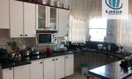 Casa com 4 dormitórios à venda, 316 m² por R$ 1.600.000,00 - Jardim Europa - Jaguariúna/SP