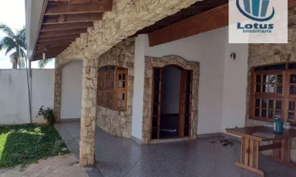 Casa com 4 dormitórios à venda, 320 m² - Centro - Jaguariúna/SP