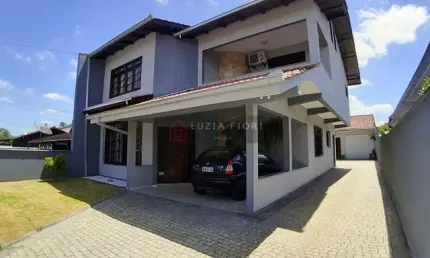 Casa  averbada à  venda  no bairro costa e silva - joinville/sc  parte inferior: * sala de tv,  sala de jantar, cozinha, 1  suíte, despensa,  edícula