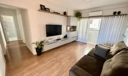 Apartamento à venda no bairro Costa e Silva - Joinville-SC.  80,35m2 de área privativa; 2 garagens; 3 dormitórios, sendo 1 suíte; Sacada com churrasqu