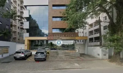 Loja  Térrea com Garagem,  para locação -  Rua Prudente de Moraes, Santo Antônio, Joinville-SC.  Excelente sala no piso térreo,  portas de vidros com