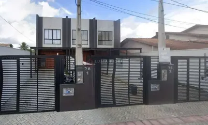 Sobrado geminado à venda no  bairro costa e silva, joinville sc.  no valor de r$690.000,00.  com  112 m² de área construída, com 03 dor