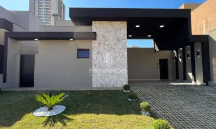 Casa Térrea 150m² c/ 03 Suítes e Piscina em Condomínio Quinta da Primavera em Ribeirão Preto.