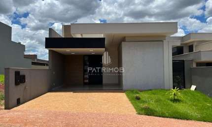 Casa térrea 151m² c/ 3 suítes e Piscina em Condomínio San Marco