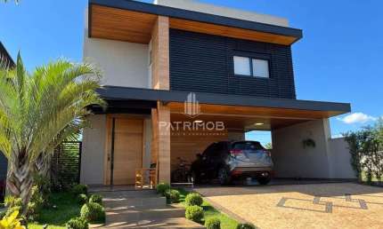 Sobrado 4 suítes c/ 355m² a.c.' Alto Padrão' em Condomínio Alto do Castelo.