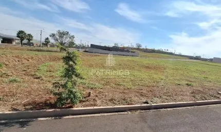 Lote de ilha com 252m², lazer completo  em cond. jardins do bosque