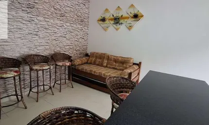 Lindo apartamento, a venda com 01 dormitório, poucos metros da Praia, Maranduba