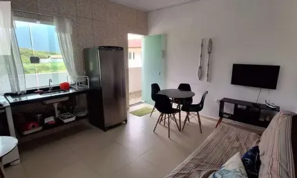 Lindo apartamento a venda, com 01 dormitório, perto da Praia da Maranduba