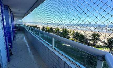 Apartamento à venda no bairro Maracanã - Praia Grande/SP
