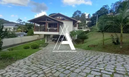 Maravilhosa casa em condomínio fechado em Quebra Frascos, Teresópolis