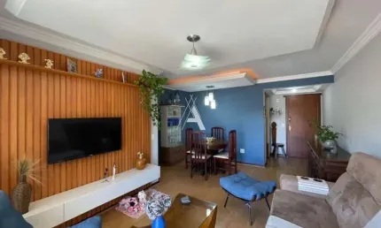 Lindo Apartamento, 2 Quartos (1 Suíte), Varanda fechada (Blindex) com a Sala.