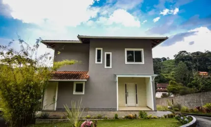 Casa a venda em condomínio fechado em Teresópolis no bairro Quinta da Barra