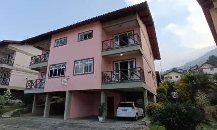 Linda Casa com 3 Suítes + Dependência Completa. Portaria 24hrs. Lazer Completo!