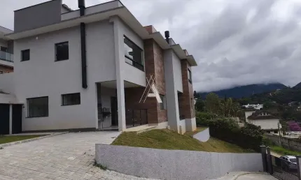 Casa em condomínio fechado com 3 quartos à venda no Golfe, Teresópolis 