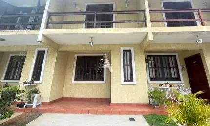 Casa à Venda com 3 quartos, 4 banheiros, 1 vaga e 120m² por R$ 530.000