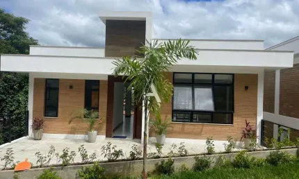 Casa deslumbrante, novinha para você ser o primeiro a desfrutar deste paraíso!