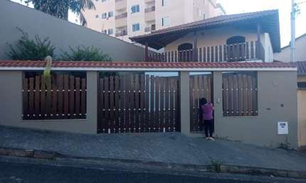Casa com 4 quartos à venda no Jardim das Azaléias, Poços de Caldas , 237 m2 por R$ 850.000