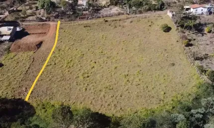 Terreno à venda no Centro, Caldas 