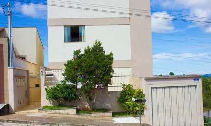Apartamento com 2 quartos à venda no Loteamento Campo das Aroeiras, Poços de Caldas , 85 m2 por R$ 240.000