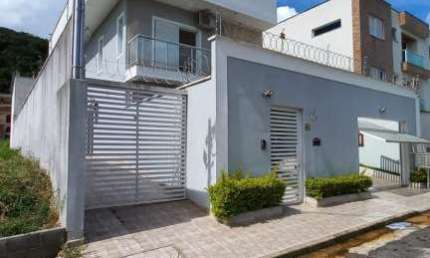 Casa com 3 quartos à venda na Chácara dos Cravos, Poços de Caldas , 195 m2 por R$ 1.550.000