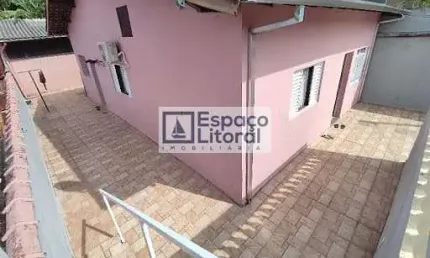 Casa com edícula na região central à venda, por r$ 550.000,00- estrela d'alva - caraguatatuba/sp