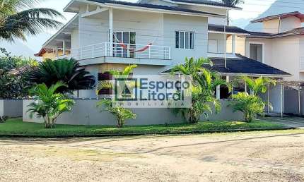 Sobrado com 4 dormitórios à venda, 209 m² por R$ 1.500.000,00 - Massaguaçu - Caraguatatuba/SP