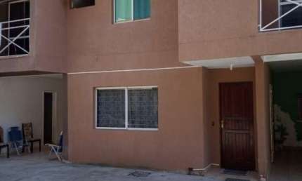 Lindo Sobrado em pequeno condomínio com 6 sobrados com 110m². 3 quartos, sendo 1 suíte ampla com sacada