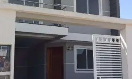 Excelente sobrado no iguaçú em araucária 127m² muito bem divididos contendo: - 03 quartos(sendo 1 suite)