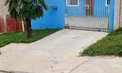 ÓTIMA CASA DE FRENTE PARA A RUA NO SÃO FRANCISCO, ARAUCÁRIA-PR  COM 2 QUARTOS R$ 275.000,00