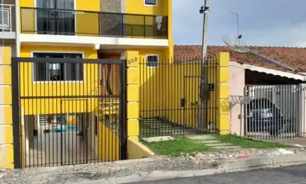 EXCELENTE TRIPLEX EM ARAUCÁRIA COM 307 M²  EM ARAUCÁRIA POR APENAS R$ 823.000,00 Com Ampla Sala 4 Quartos (1 com suite ) 3 bwc's e demais dependências
