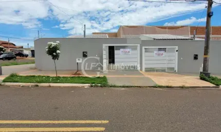 Casa com 3 quartos para alugar na Rua Itapema, 07, Jardim Montevidéu, Campo Grande por R$ 1.900