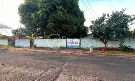 Imperdível! Casa à venda em Campo Grande-MS, Monte Castelo: 4 quartos, 1 banheiro, 300m²!