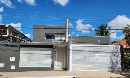 Casa à venda em Campo Grande-MS, bairro Amambaí: 3 quartos, 2 suítes, 3 salas, 2 banheiros, 3 vagas de garagem, 260m² de área.