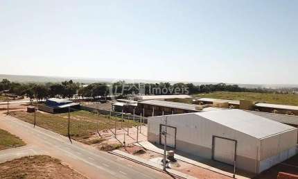 Aluguel de Barracão Comercial em Ribas do Rio Pardo-MS, Bairro Vale do Sol, 600m², 1 Banheiro!