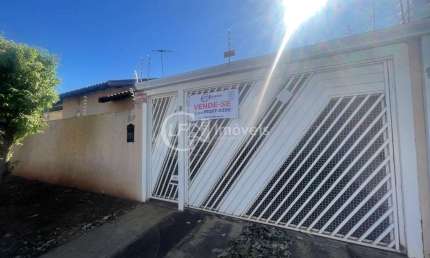 Imperdível oportunidade: Casa à venda em Campo Grande-MS, Tiradentes. 3 quartos, 1 suíte, 2 salas, 1 banheiro, 3 vagas, 130m².