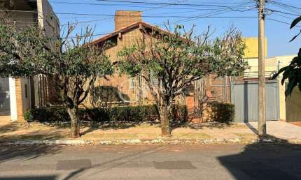 Casa para venda ou locação em Campo Grande-MS, Vivendas do Bosque: 3 quartos, 1 suíte, 4 salas, 4 banheiros, 3 vagas de garagem, 351,00 m².