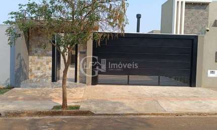 Venda de Casa de 3 quartos na Vila do Polonês em Campo Grande-MS: 230m², suite, 4 vagas
