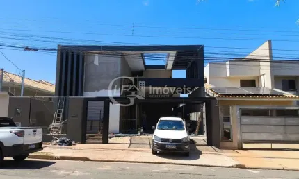Imperdível oportunidade: Casa à venda em Campo Grande-MS, Carandá Bosque - 3 quartos, 2 suítes, 2 salas, 5 banheiros, 2 vagas, 180m².