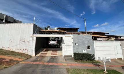 Imperdível oportunidade de investimento: Casa à venda em Campo Grande-MS, bairro Água Limpa Park, 2 quartos, 1 suíte, 1 sala, 1 banheiro, 2 vagas de garagem, 76,00 m². Confira!