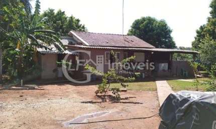 Chácara à venda em Terenos-MS, Zona Rural: 5 quartos, 1 suíte, 2 salas, 3 banheiros, 180m² de área!